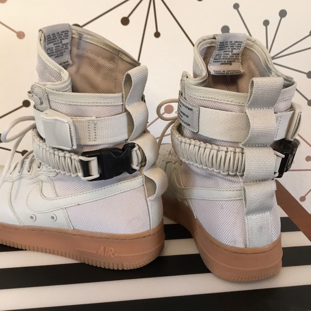 Nike SF AF1 high top streetwear sneakers - Picture 2 of 3